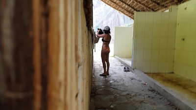 스페인 대학 동료에 대한 스파이 카메라