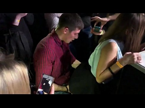 ❤️ 러시아 나이트 클럽에서 실제 섹스. 18 세 러시아 여자 항문과 질에 엿 에서 나이트 클럽 ❤️❌ 포르노 우리 ko.fotonovelasxxx.ru ☑